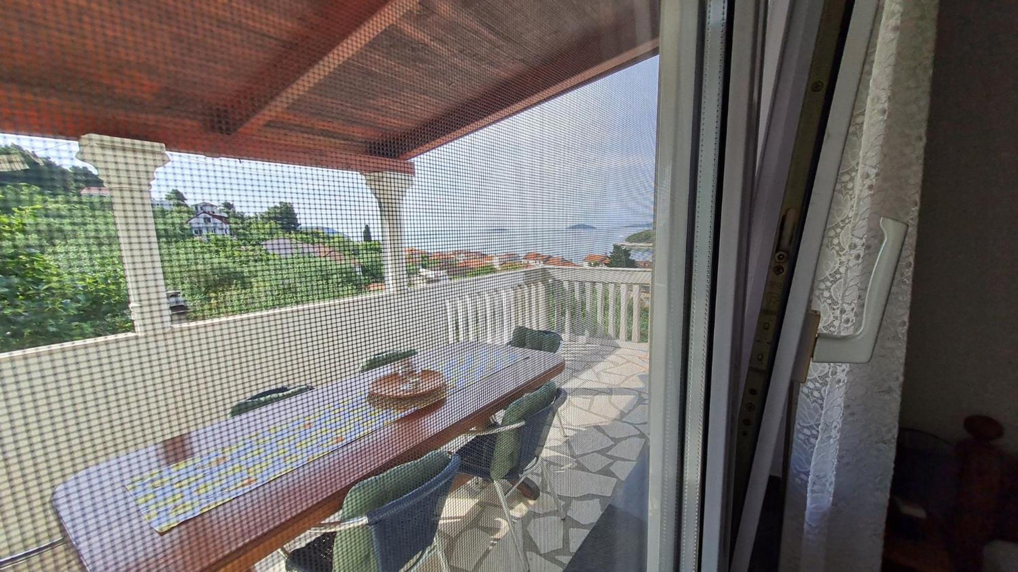 Apartmani Ela Prvić Luka Zewnętrze zdjęcie