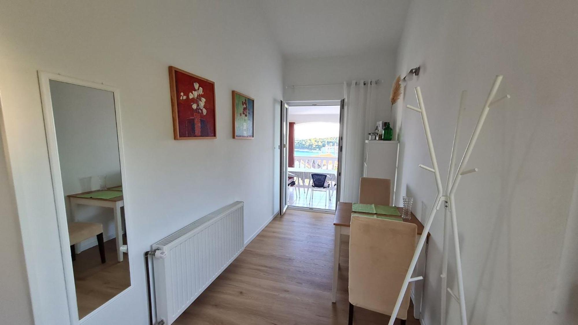 Apartmani Ela Prvić Luka Zewnętrze zdjęcie