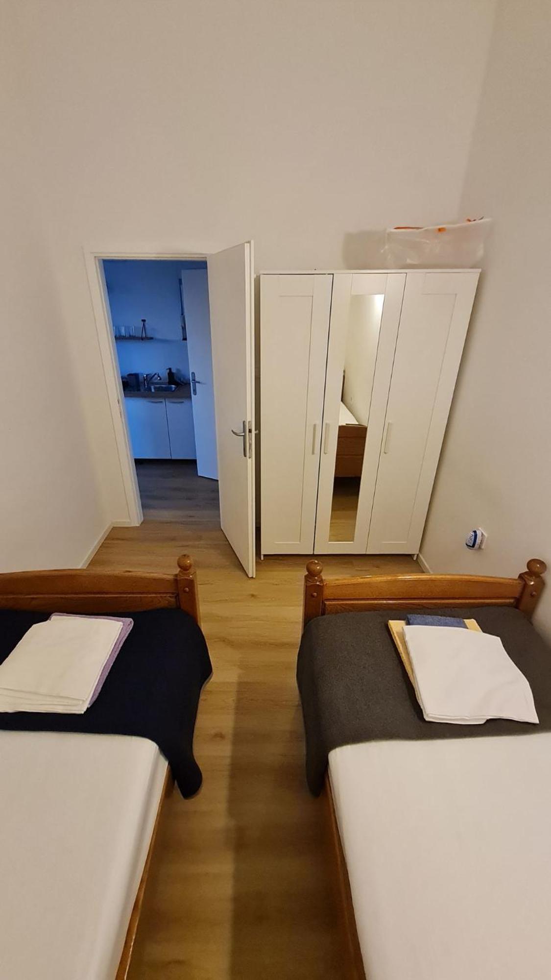 Apartmani Ela Prvić Luka Zewnętrze zdjęcie