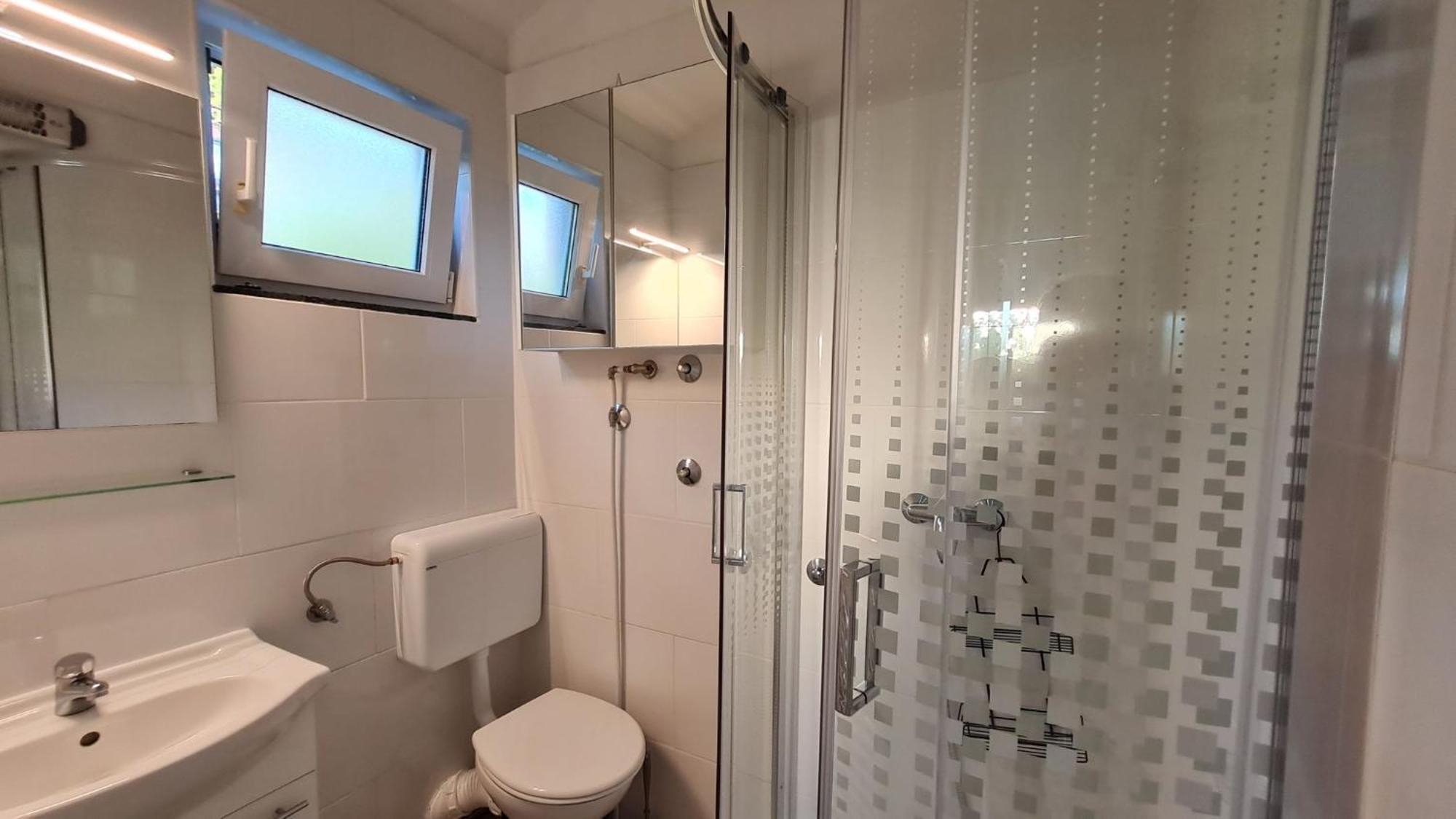 Apartmani Ela Prvić Luka Zewnętrze zdjęcie