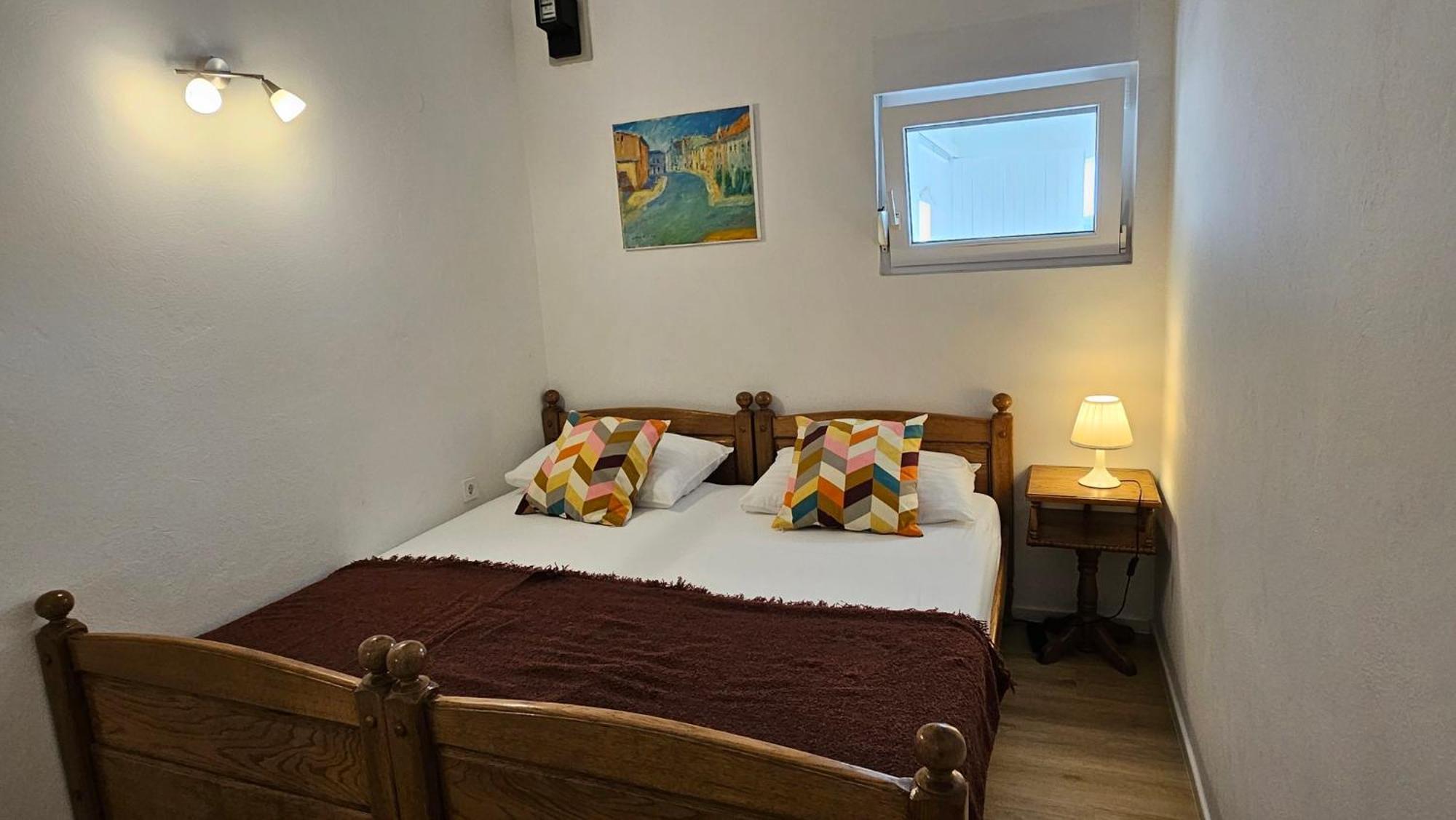 Apartmani Ela Prvić Luka Zewnętrze zdjęcie