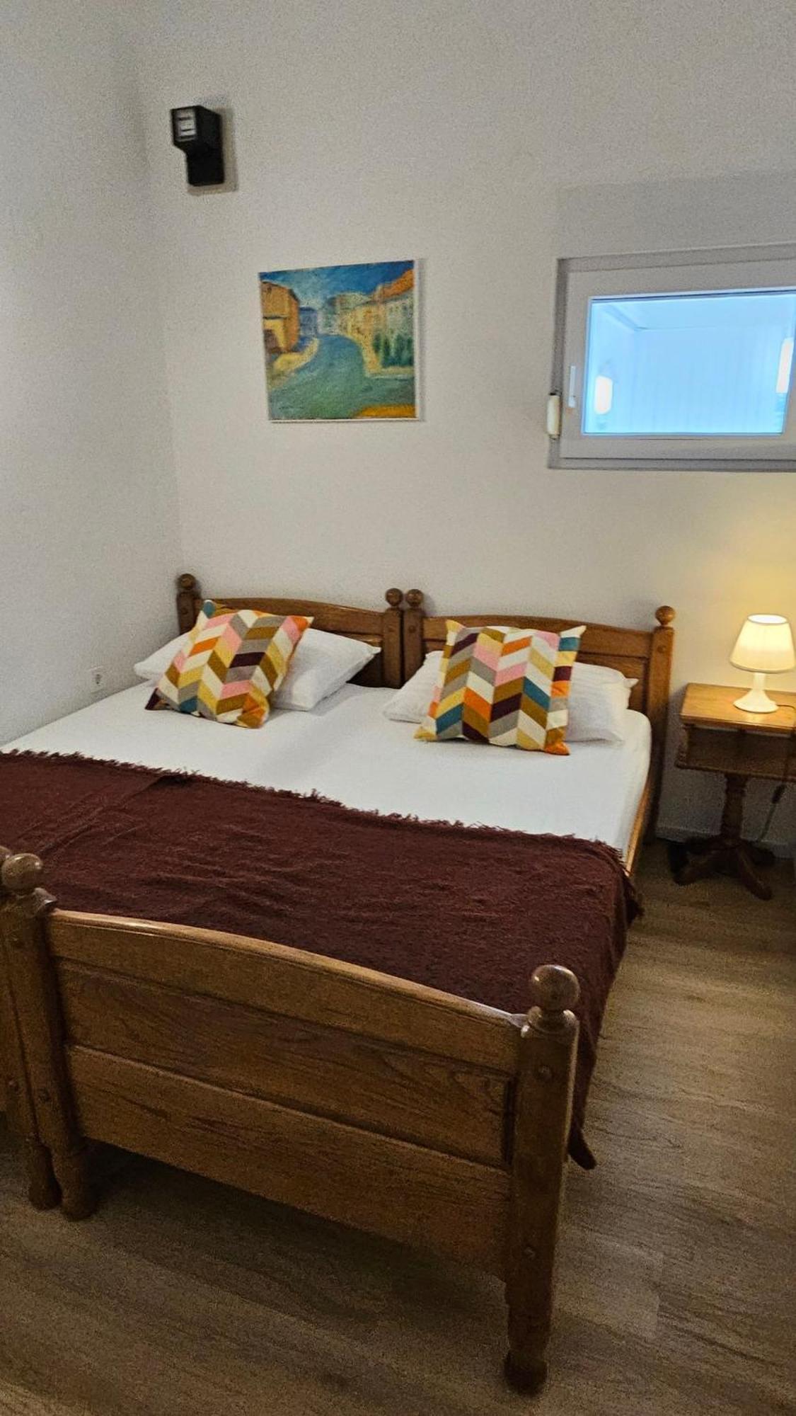Apartmani Ela Prvić Luka Zewnętrze zdjęcie